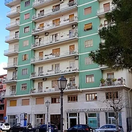 Piazza Madonnina Frühstückspension *